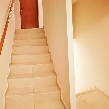 Krasnowolska Airport Vandrerhjem