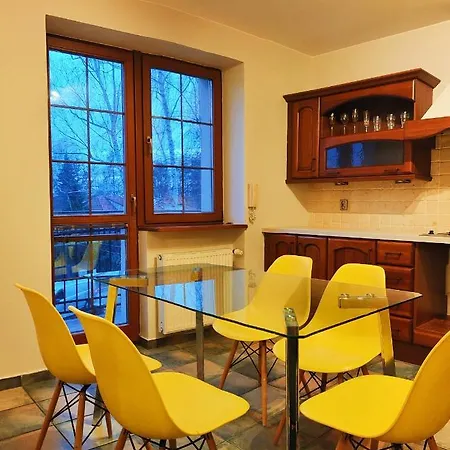 Krasnowolska Airport Hostel *