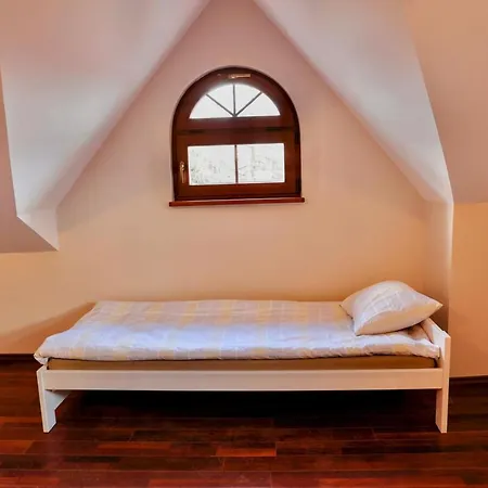 Hostel Krasnowolska Airport