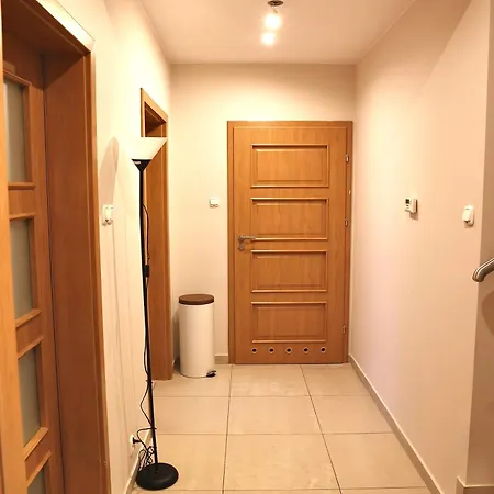 Hostel Krasnowolska Airport - Self Check-in *