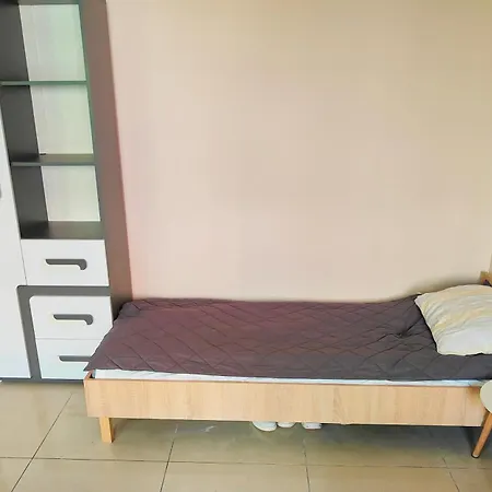 Hostel Krasnowolska Airport Varşova