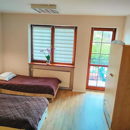 Krasnowolska Airport Hostel *