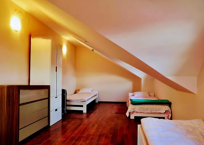 Hostel Krasnowolska Airport - Self Check-in *