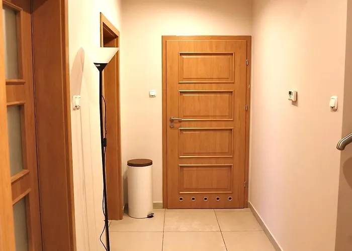 Hostel Krasnowolska Airport - Self Check-in *