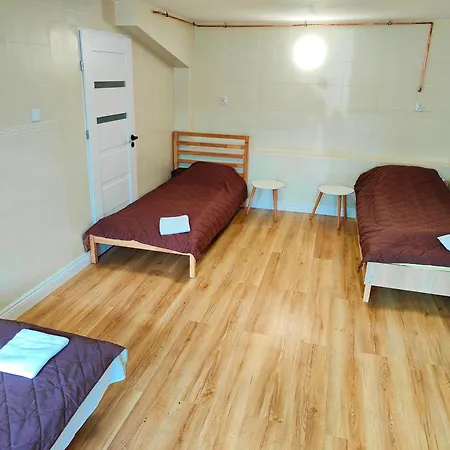 Hostel Krasnowolska Airport *