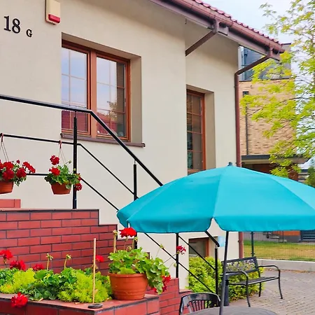 Krasnowolska Airport Hostel *